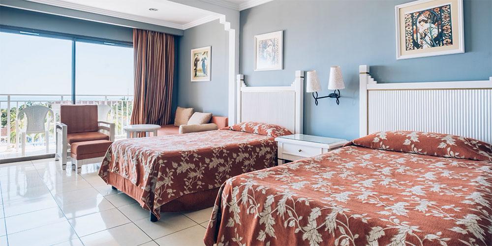 Double Relax Pool View