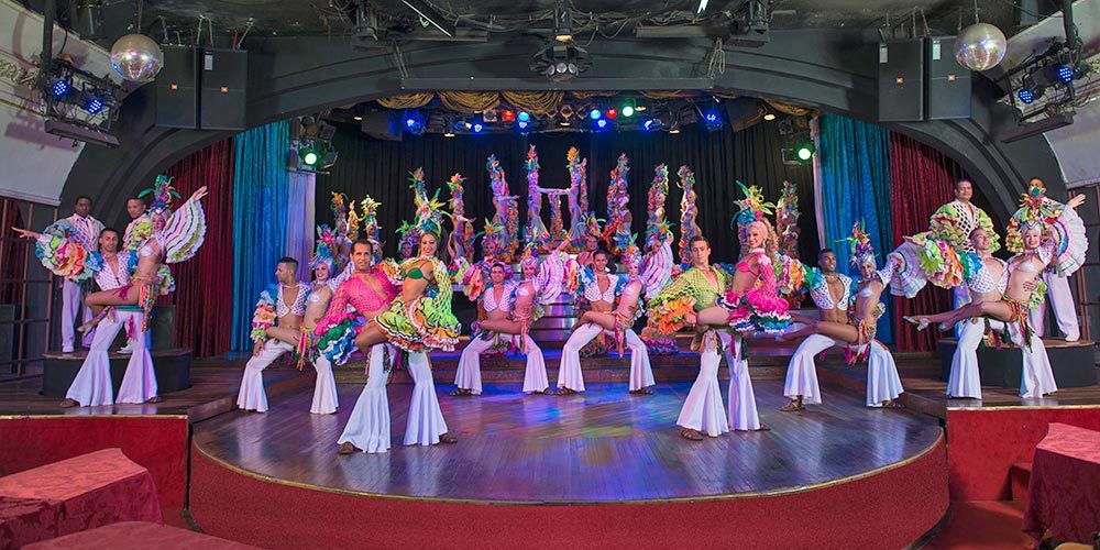 Cabaret Parisién (Cover + coctél)